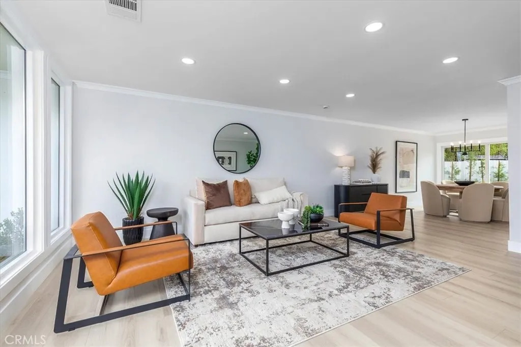 4401 Cezanne Avenue, Woodland Hills, California 91364 home-pic-3