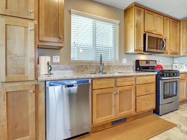 12-39760 Moronga Canyon Dr-12