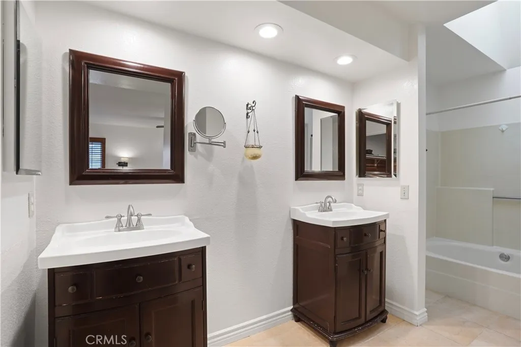 1676 Sumac, Corona, California 92882 home-pic-19