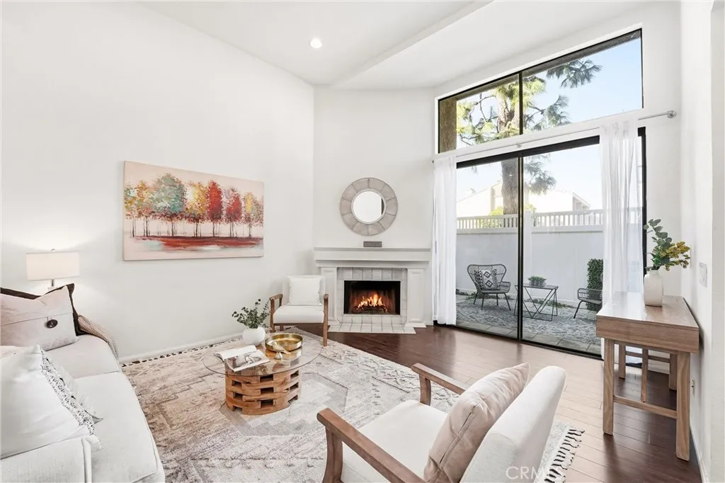 380 W Wilson B103, Costa Mesa, California 92627 home-pic-3