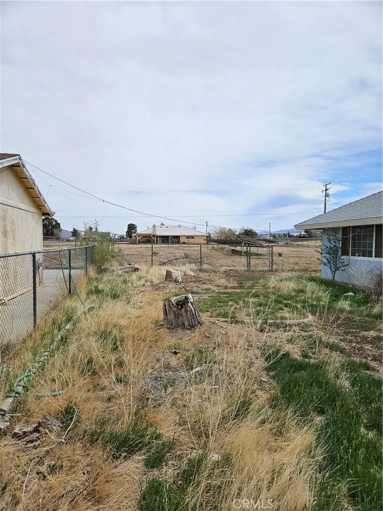 11175 Tyee Road, Apple Valley, California 92308 home-pic-14