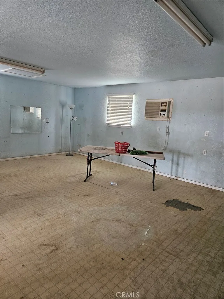 11175 Tyee Road, Apple Valley, California 92308 home-pic-18