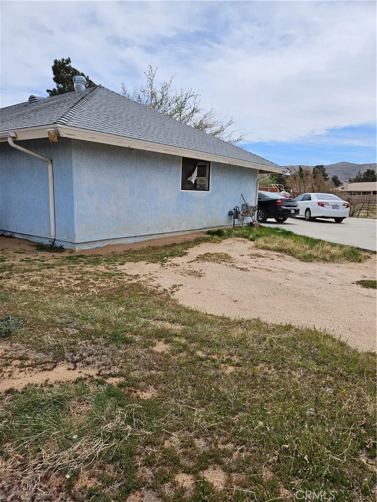 11175 Tyee Road, Apple Valley, California 92308 home-pic-13