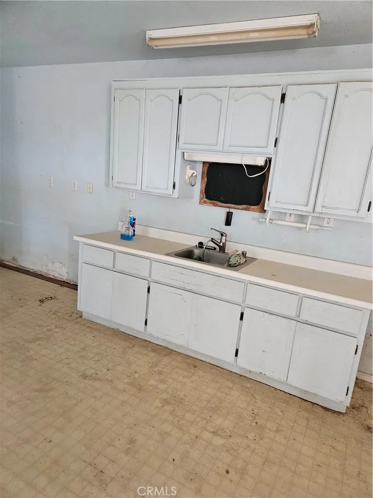 11175 Tyee Road, Apple Valley, California 92308 home-pic-17
