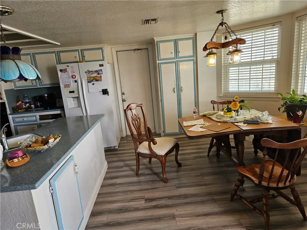 11175 Tyee Road, Apple Valley, California 92308 home-pic-3