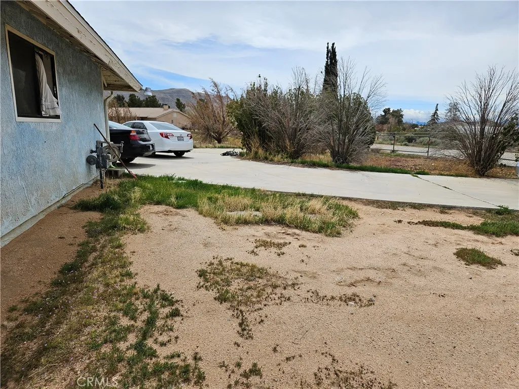 11175 Tyee Road, Apple Valley, California 92308 home-pic-27