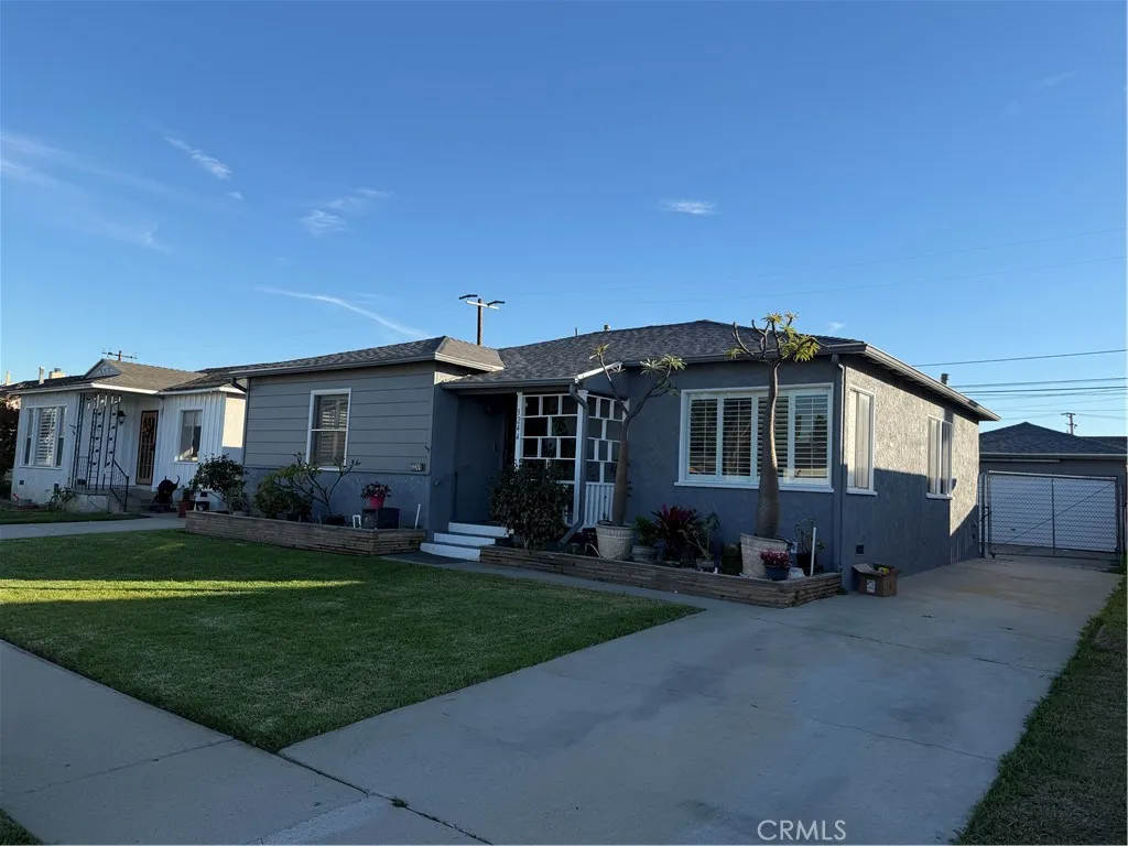 3244 Centralia, Lakewood, California 90712 home-pic-1