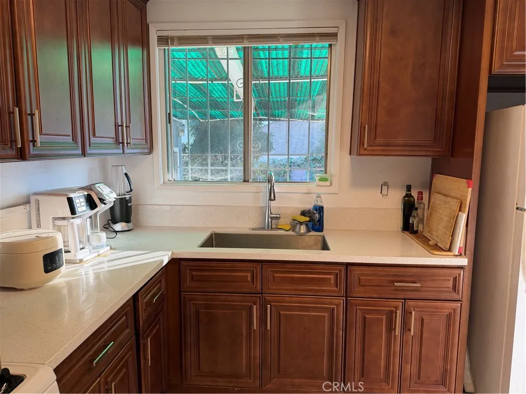 3244 Centralia, Lakewood, California 90712 home-pic-2