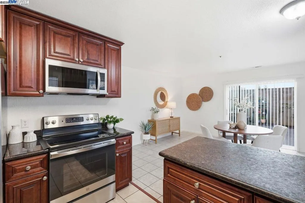 33601 11th St, Union City, California 94587 home-pic-9