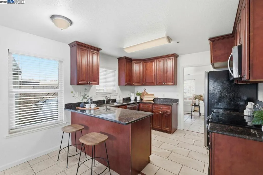 33601 11th St, Union City, California 94587 home-pic-7