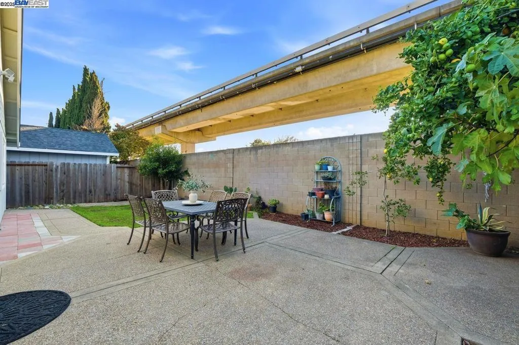 33601 11th St, Union City, California 94587 home-pic-21