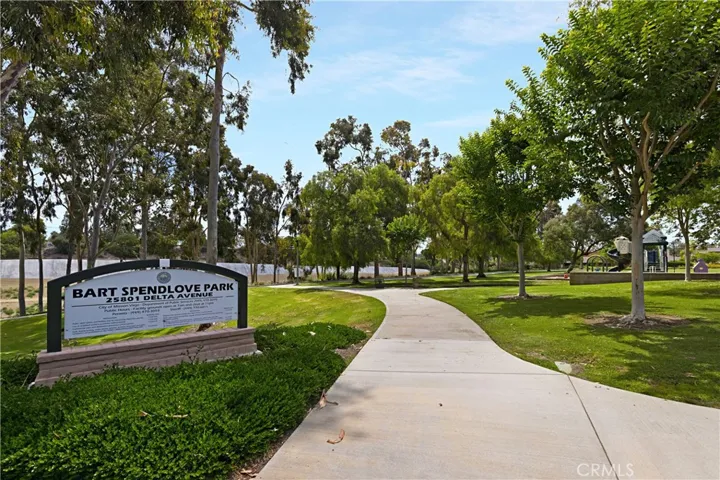 The home is just a mile away from this park.