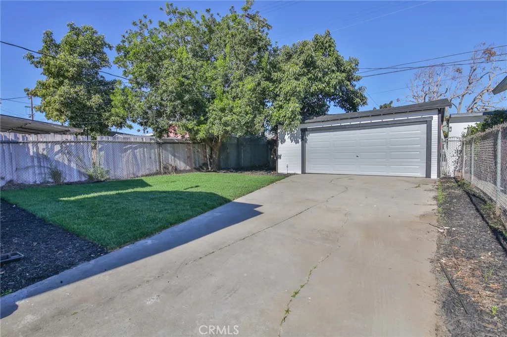 1335 W 68th, Los Angeles, California 90044 home-pic-29