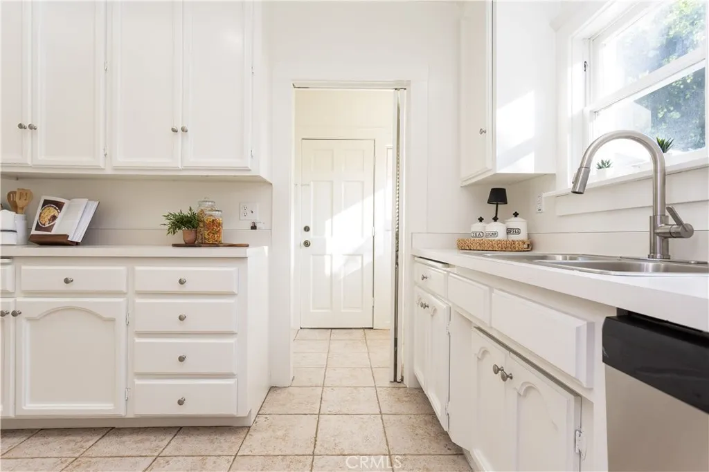 152 N Princeton Avenue, Fullerton, California 92831 home-pic-27