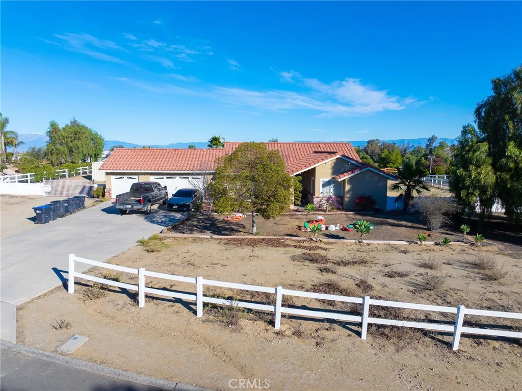 17874 El Mineral, Perris, California 92570 home-pic-4