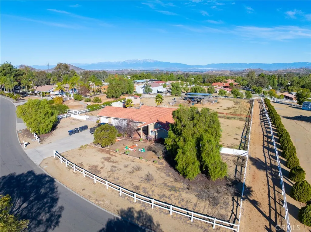 17874 El Mineral, Perris, California 92570 home-pic-3