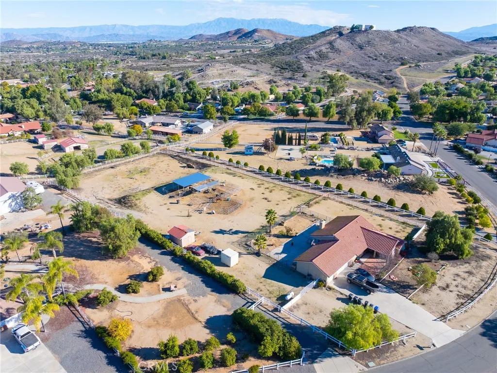 17874 El Mineral, Perris, California 92570 home-pic-27