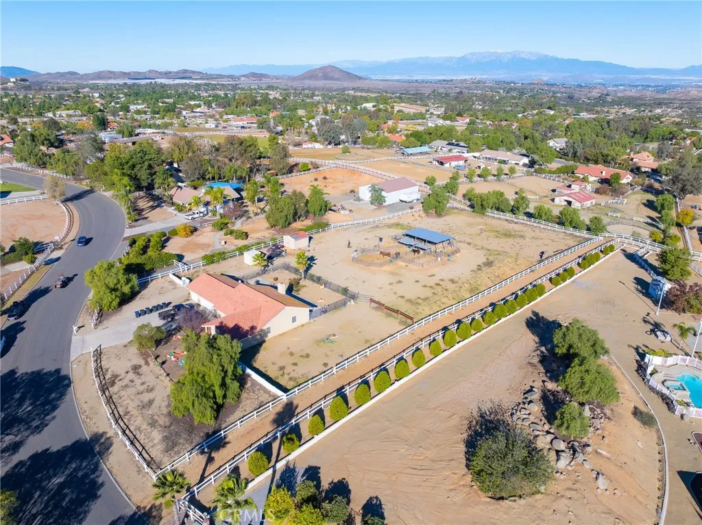 17874 El Mineral, Perris, California 92570 home-pic-1