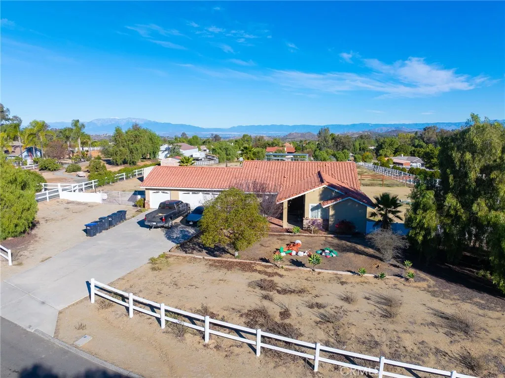 17874 El Mineral, Perris, California 92570 home-pic-0