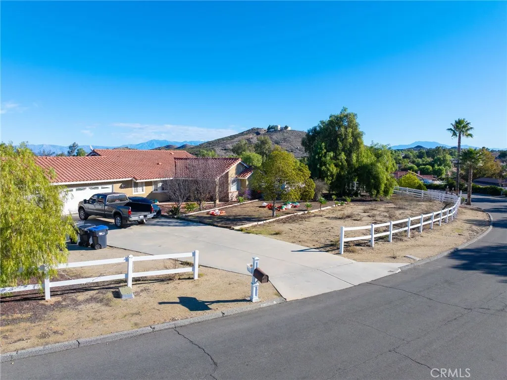 17874 El Mineral, Perris, California 92570 home-pic-32
