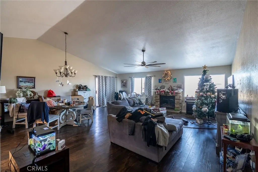 17874 El Mineral, Perris, California 92570 home-pic-8