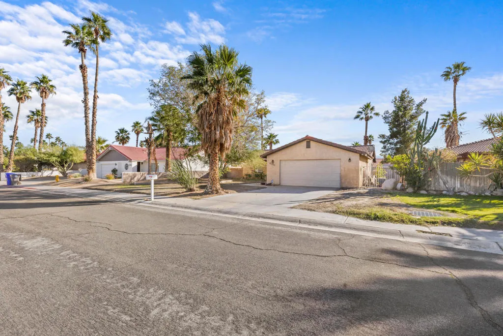 67355 Ovante Road, Cathedral City, California 92234 home-pic-24