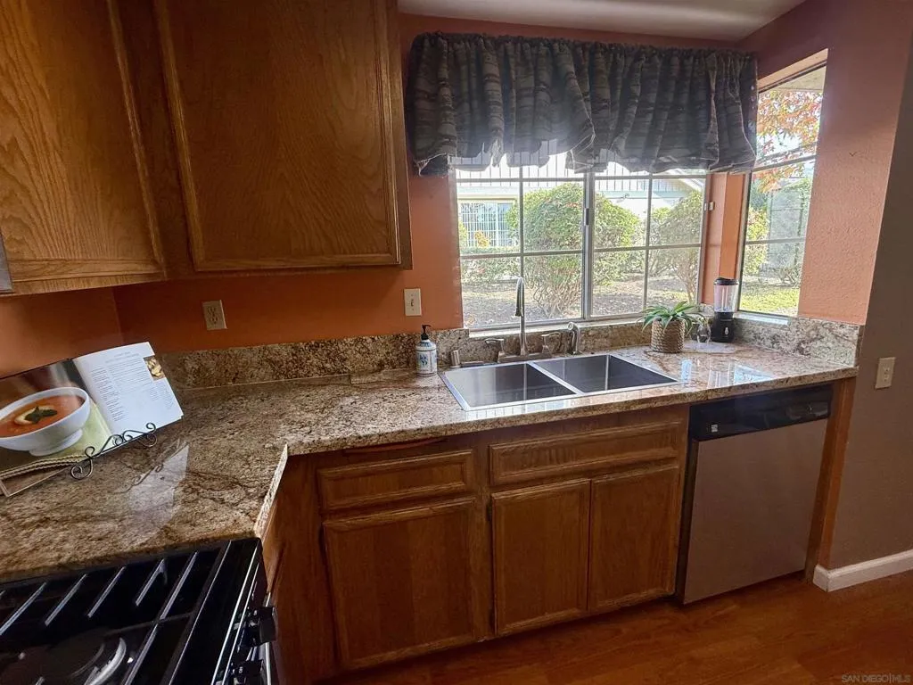 2163 Manzana Way, San Diego, California 92139 home-pic-10