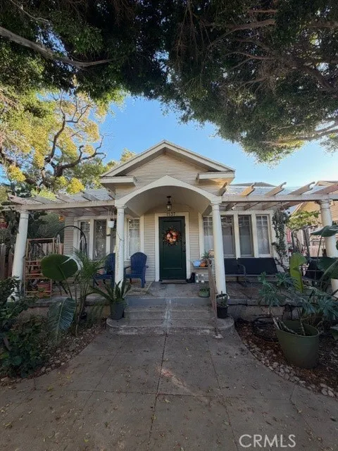 1537 N Serrano Avenue N, Los Angeles, California 90027 home-pic-10