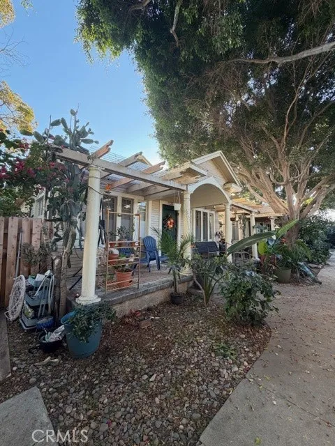 1537 N Serrano Avenue N, Los Angeles, California 90027 home-pic-4