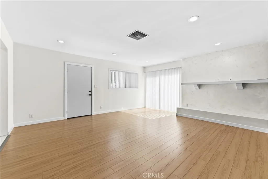 15210 Cohasset Street, Van Nuys, California 91405 home-pic-27