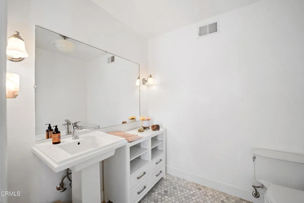 1310 Mcandrew Road, Ojai, California 93023 home-pic-16