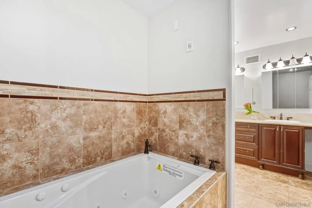 7191 Dinovo, San Diego, California 92114 home-pic-23