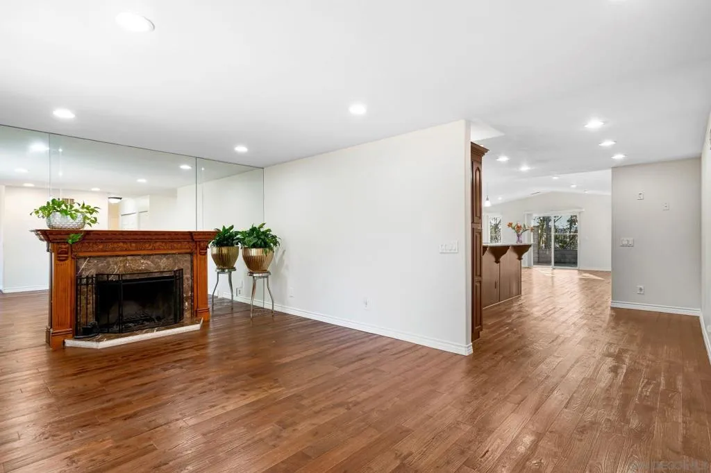 7191 Dinovo, San Diego, California 92114 home-pic-8