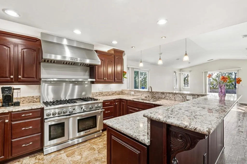 7191 Dinovo, San Diego, California 92114 home-pic-12