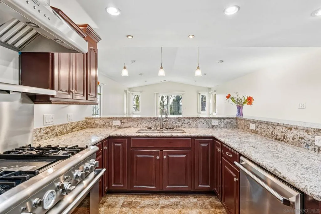 7191 Dinovo, San Diego, California 92114 home-pic-10