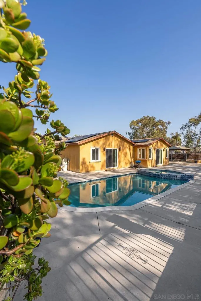 7191 Dinovo, San Diego, California 92114 home-pic-3