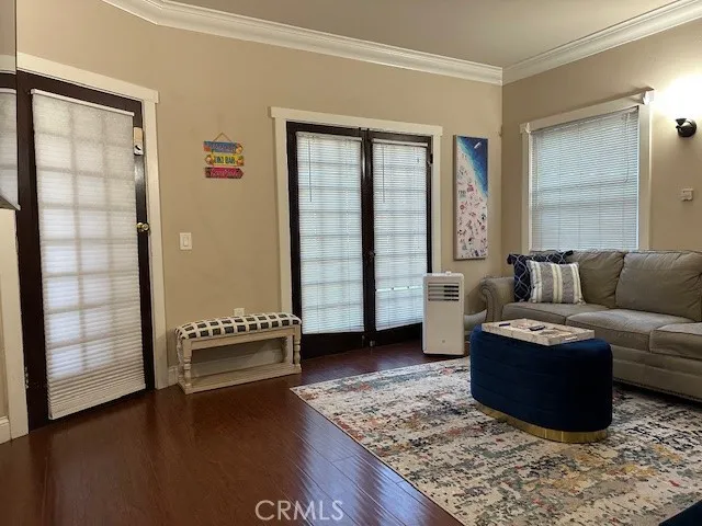 1025 Locust Avenue, Long Beach, California 90813 home-pic-12