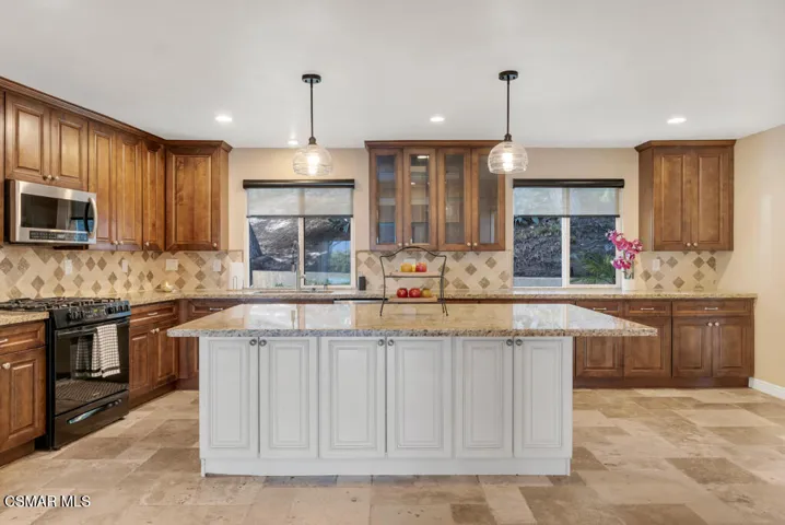 90 La Paz Ct- HsHProd-22