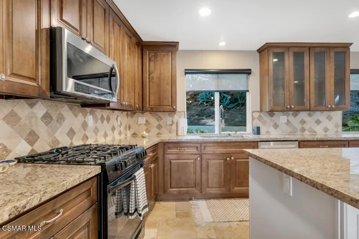 90 La Paz Ct- HsHProd-24