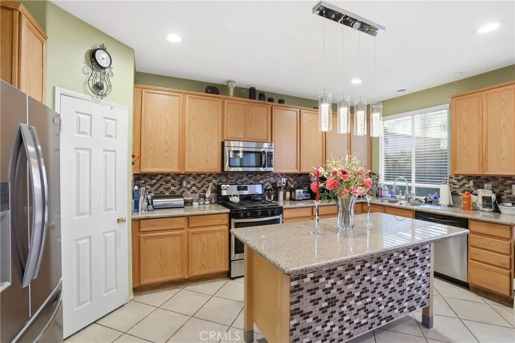 7441 Sultana, Fontana, California 92336 home-pic-7