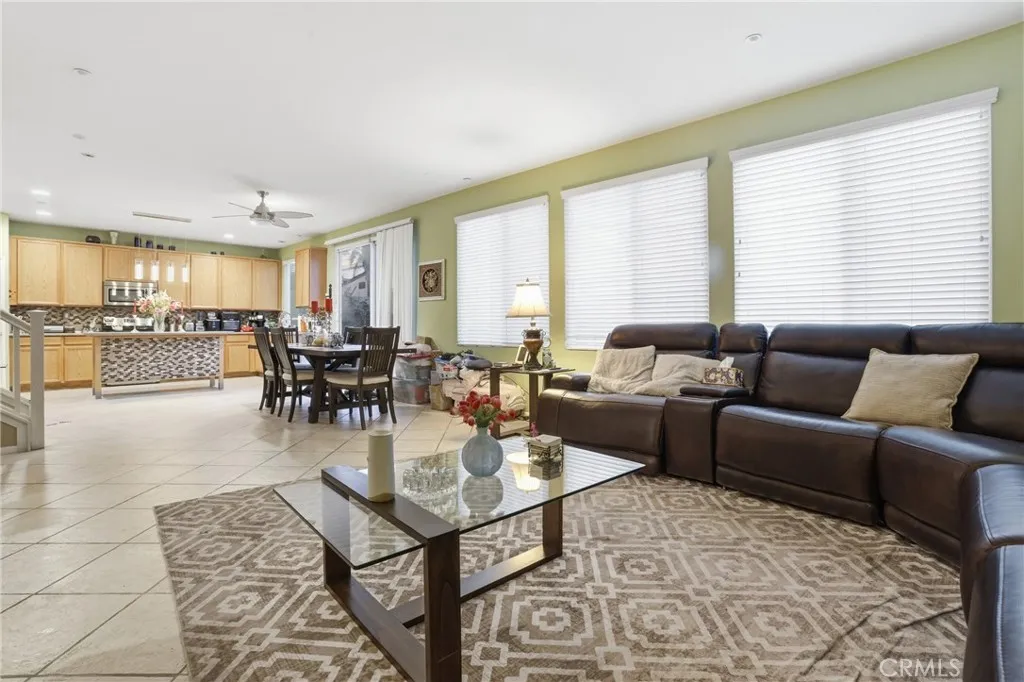 7441 Sultana, Fontana, California 92336 home-pic-10