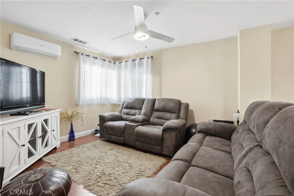 7441 Sultana, Fontana, California 92336 home-pic-20