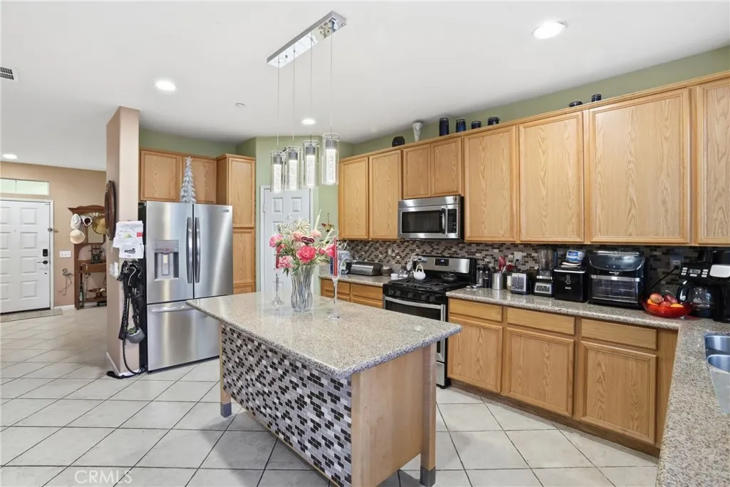 7441 Sultana, Fontana, California 92336 home-pic-8