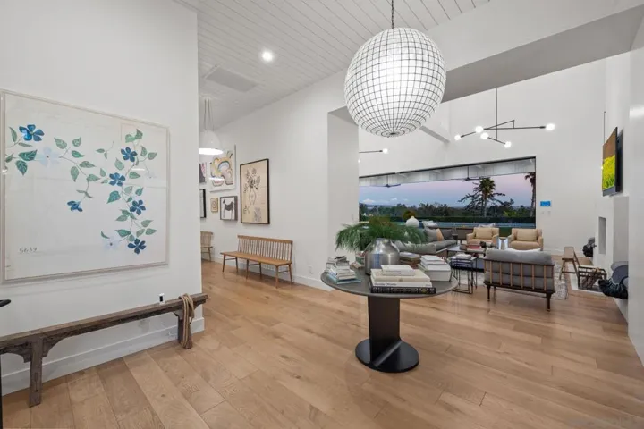 The moment you walk in the VIEW hits you immediatley