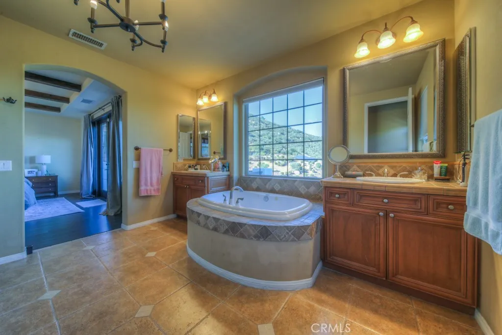 37775 Via Baya, Murrieta, California 92562 home-pic-40