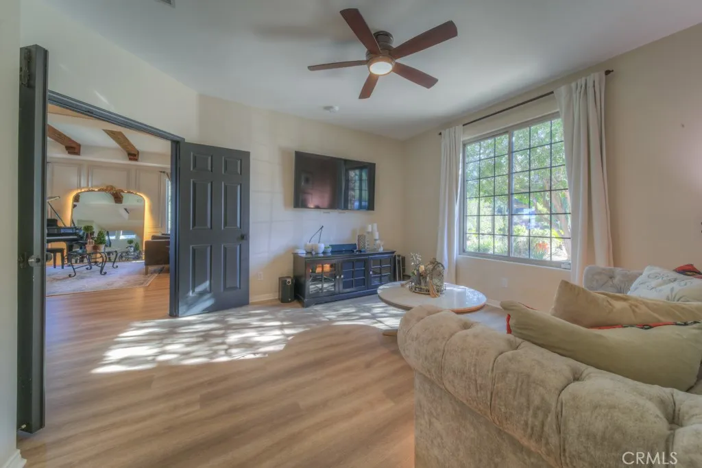 37775 Via Baya, Murrieta, California 92562 home-pic-22