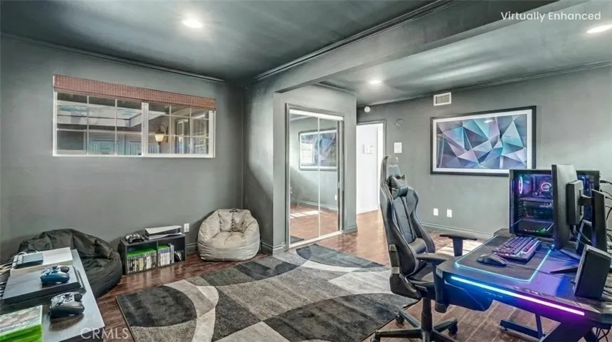 4th bedroom--Guest room/ game room