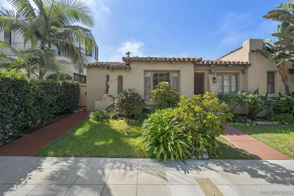 607 Arenas, La Jolla, California 92037 home-pic-1