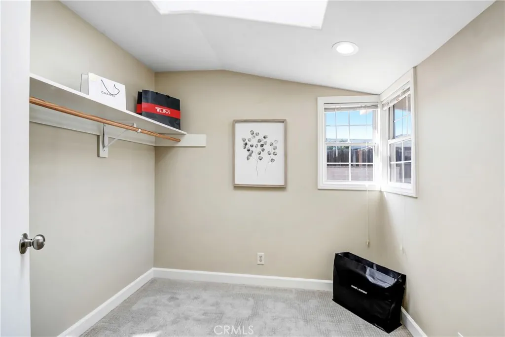 946 W Kendall, Corona, California 92882 home-pic-16