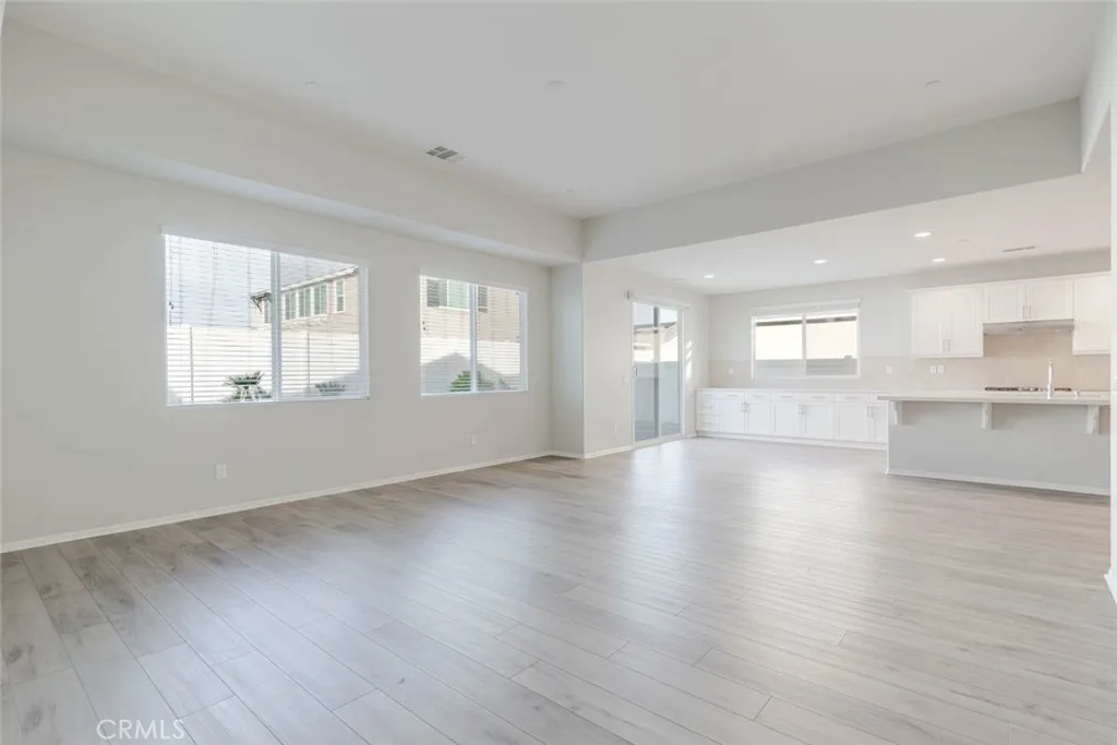 2107 Helconia Court, Palmdale, California 93551 home-pic-23